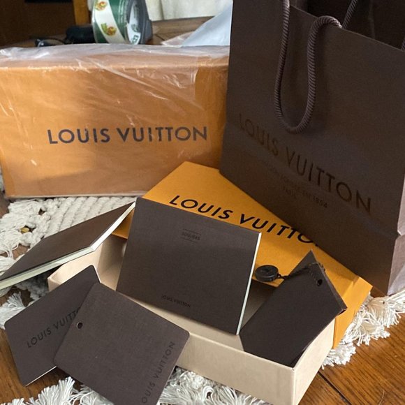 Louis Vuitton BUNDLE. Must Have's !! - Picture 1 of 8